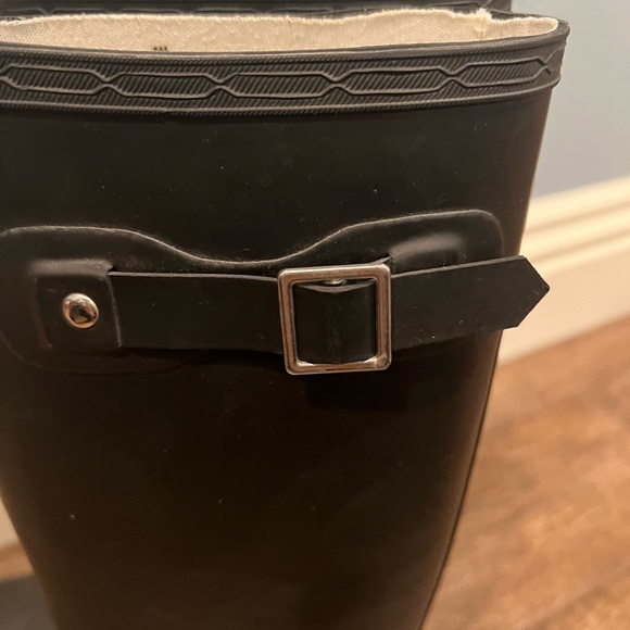 Black Rain Boots. Size 6 Womens Great condition - Picture 3 of 4